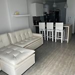 Hermoso apartamento con vista al mar y salida directa a la playa