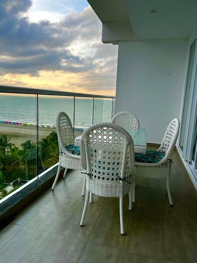 Hermoso Con Vista Al Mar Y Salida Directa A La Playa * Cartagena