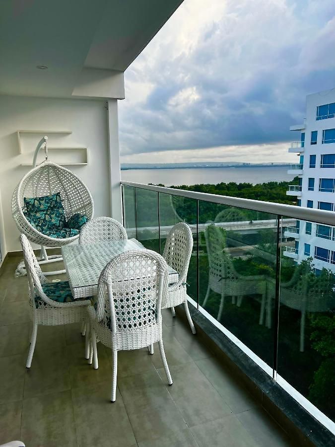 Hermoso Con Vista Al Mar Y Salida Directa A La Playa Apartamento