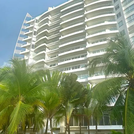Hermoso Con Vista Al Mar Y Salida Directa A La Playa Apartamento *