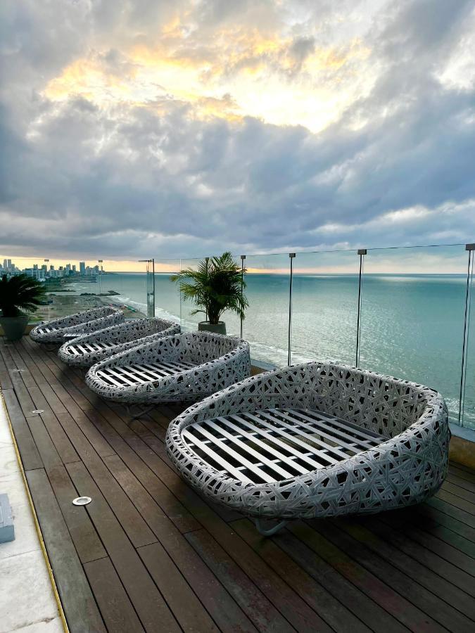 Hermoso Con Vista Al Mar Y Salida Directa A La Playa Apartamento